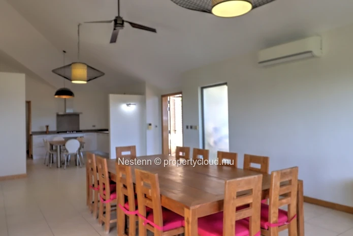 Fantastic 5 bedroom villa with panoramic sea views