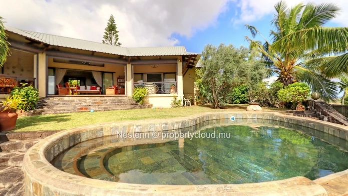 Superbe villa familiale de 4 chambres dans un domaine sécurisé et recherché