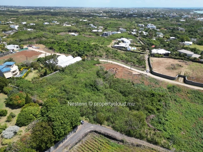 Residential land 2548m² near beach 