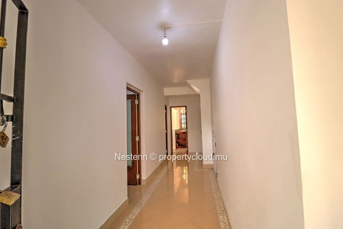 2-Bedroom Apartment with direct beach access