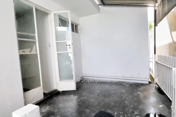 Traditional 2-bedroom apartment with sea access needs renovations