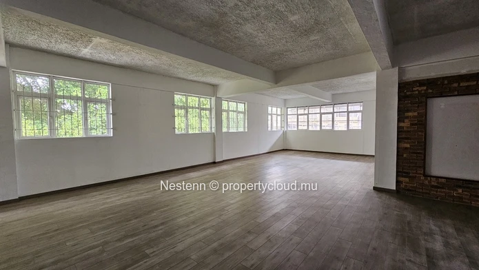 1100 m² office.