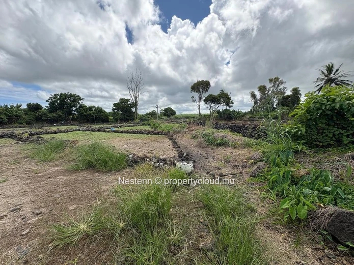 30 perches well-maintained and well situated agricultural land 