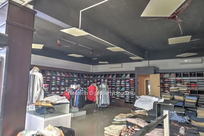 Commercial Space of 1200 m²