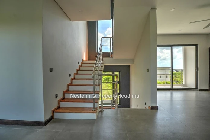 Villa haut de gamme de 4 chambres avec 324 m² sur un terrain de 409 m² 