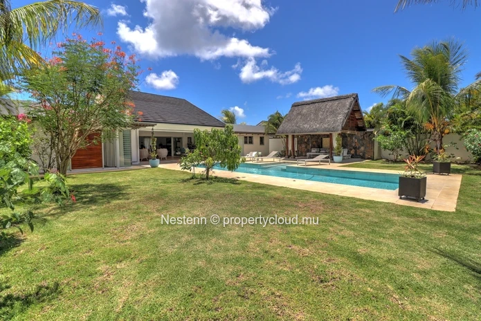 Superbe villa de luxe avec jardin 