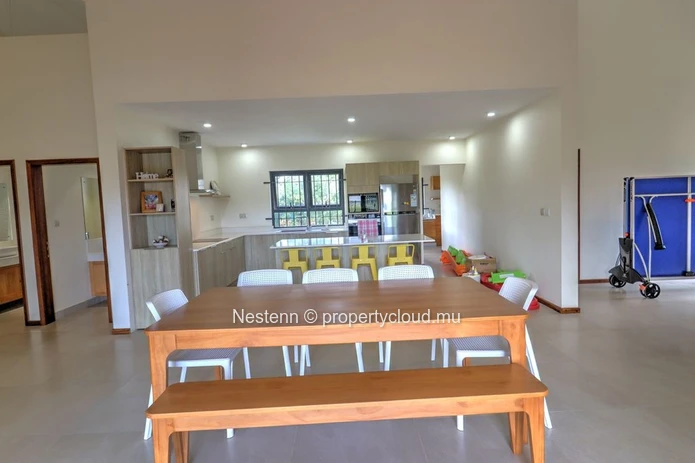 Belle maison familiale de trois  chambres climatisées