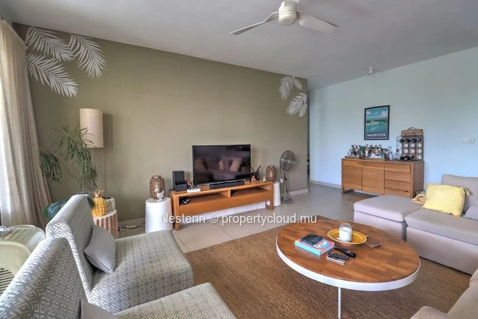 Penthouse moderne et bien agencé de 3 chambres à coucher à quelques minutes à pied de la plage