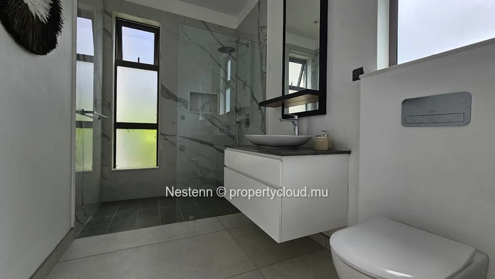 Villa neuve de 4 chambres