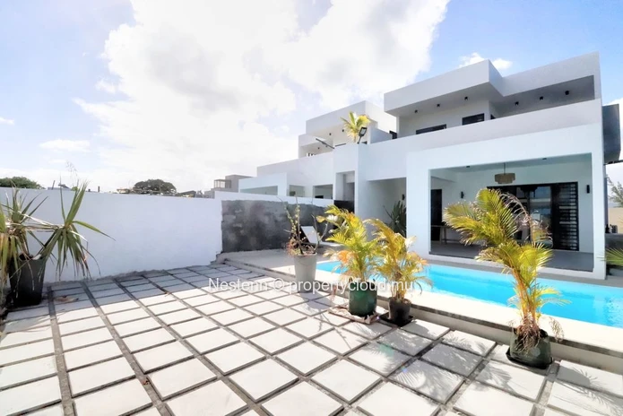 Villas neuves et modernes en résidence sécurisée avec piscine privée