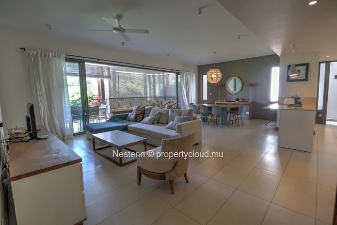 An exceptional 2-bed apartment in a golf estate 