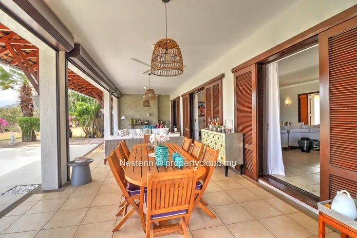 Superbe villa de 5 chambres située dans un domaine golfique