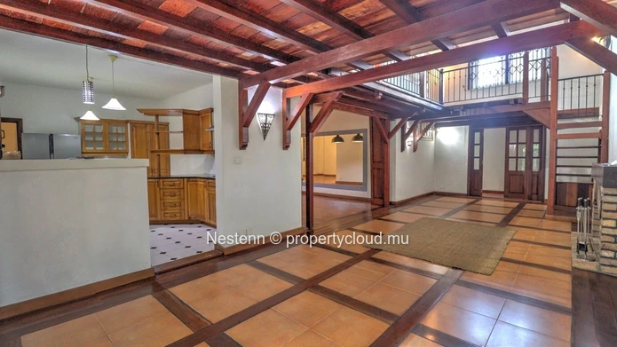 Office of over 500m² 