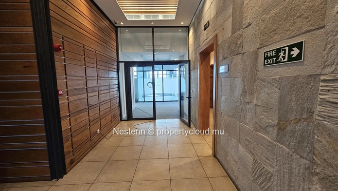 Convenient office space with green surroundings near the airport