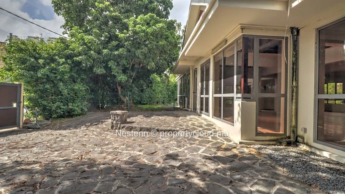 Commercial premises of 264 m² on ground floor