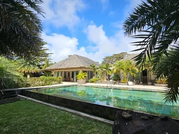 8 Bedroom House