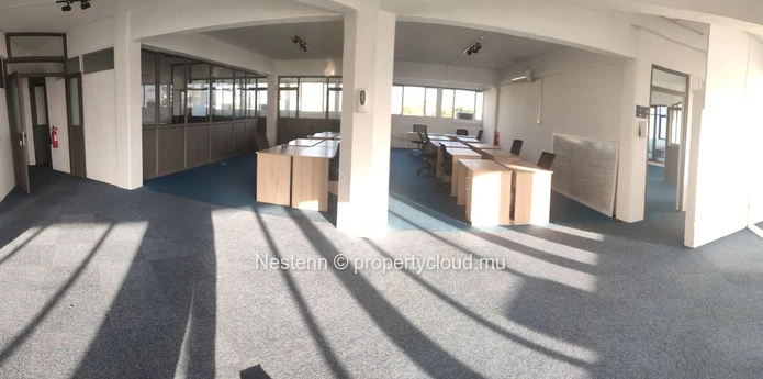 Furnished office on the 3rd floor with stunning views of the city center