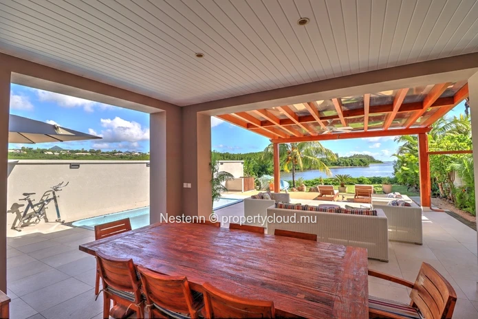 Luxueuse villa de 4 chambres avec accès privé à la mer
