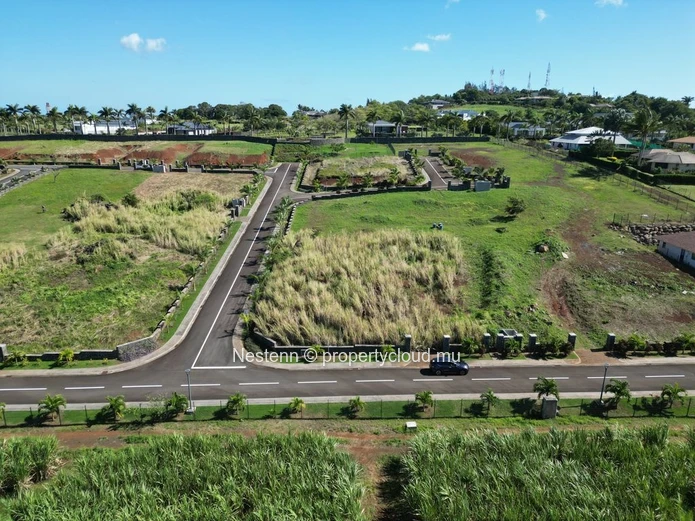 Vaste terrain résidentiel dans le prestigieux quartier de Belle Vue Harel