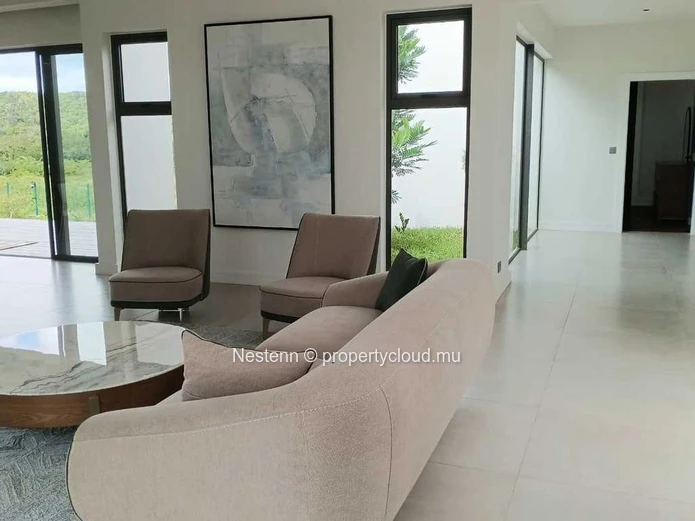 Villa de 285 m2 sur 1000 m2 de jardin au cœur de la nature