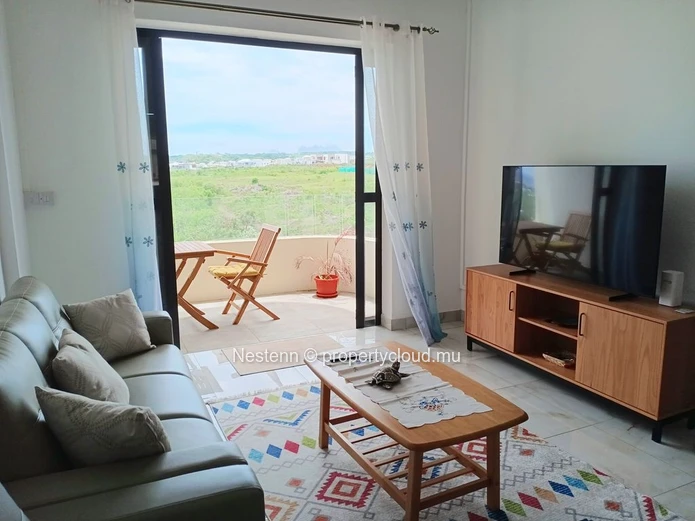 Spacious apartment in a secure and extremely quiet residence