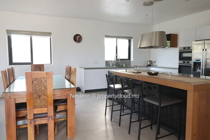 Élégante villa de 446 m² 
