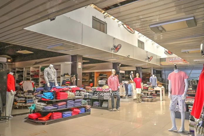 Commercial Space of 1200 m²