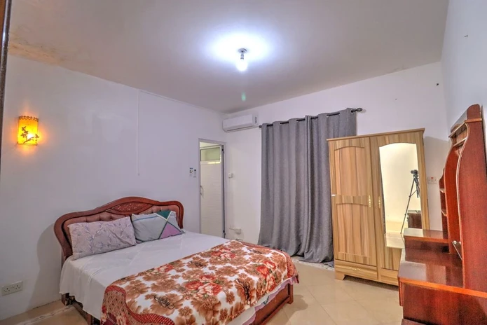 2-Bedroom Apartment with direct beach access