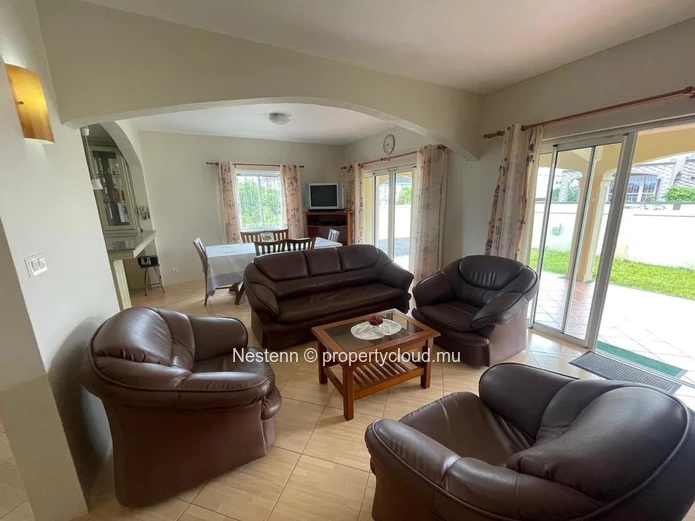 3-bedrooms house located in a quiet area