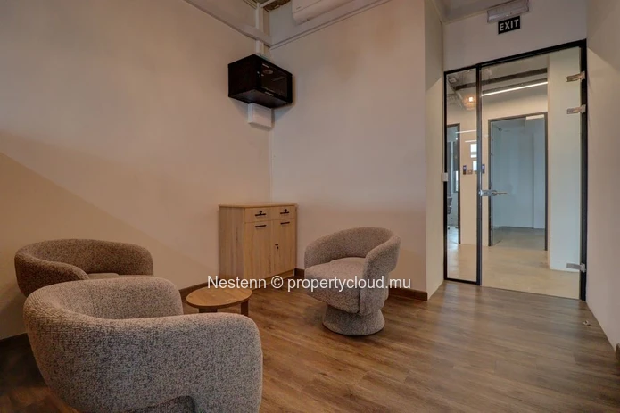 Prestigious office with breathtaking views in the heart of the Vivea Business Park