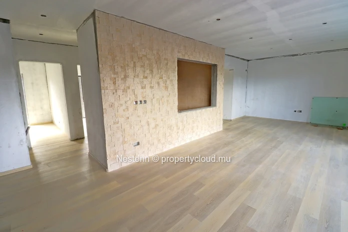 Ground-floor 3-bedroom apartment with jacuzzi