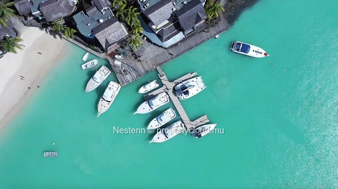 Seaview 3-bed apartment