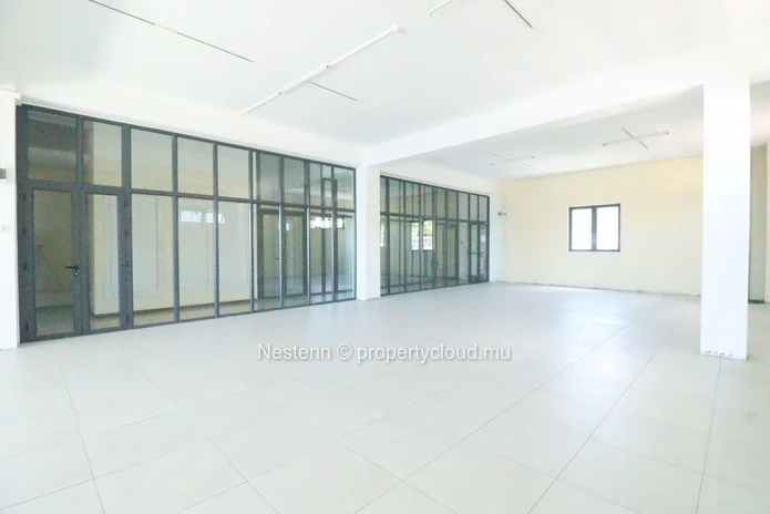Espace bureau non meublé de 211 m² occupant l'ensemble du 4? étage