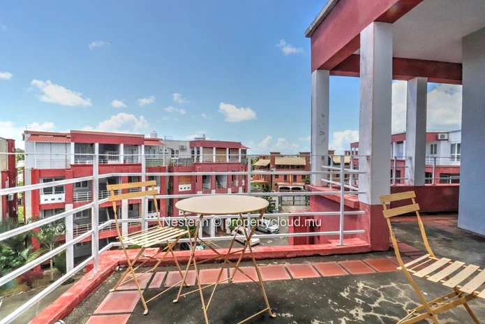 Penthouse moderne avec 2 chambres et proche des commerces 