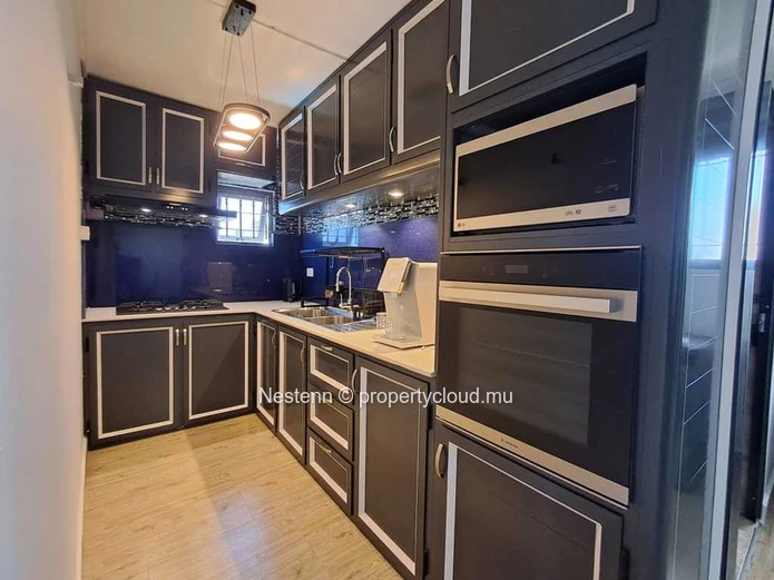 Apartment with shared pool and parking