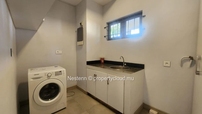 Duplex sécurisé de 3 chambres dans une résidence sécurisée