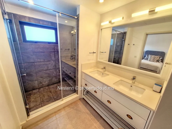 Fabulous 4-bedroom apartment in a secure residence