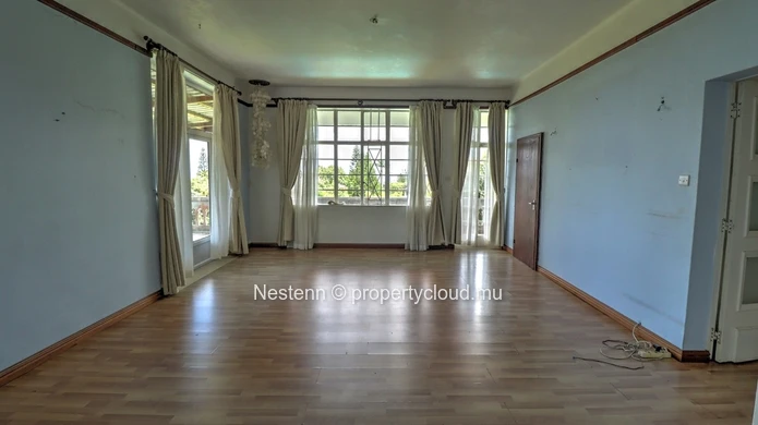 Exceptional property of 5,800 m² 