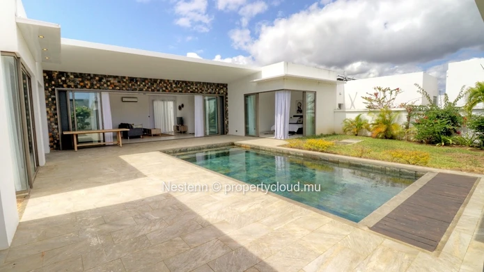 Villa contemporaine de 4 chambres en résidence sécurisée. 