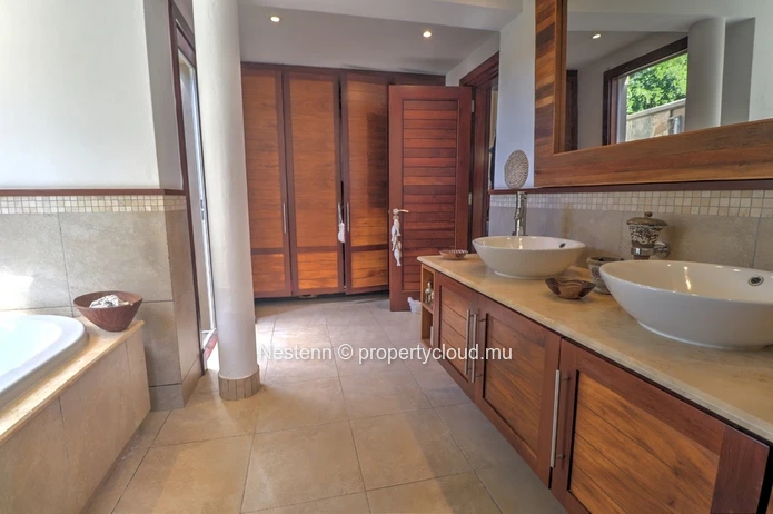 Villa de 3 chambres au sein d'un domaine golfique de renom.