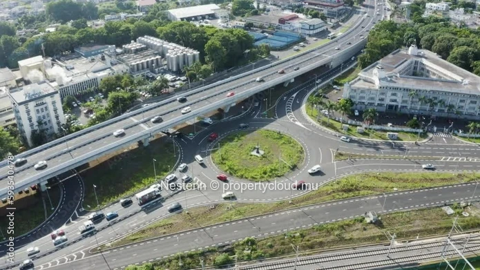 Terrain résidentiel/commercial de 1707 m² 