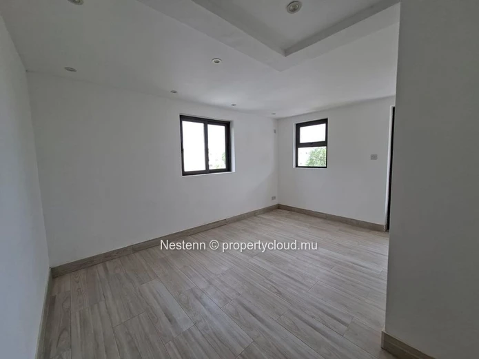 Villa de 4 chambres dans un residence securisee proche de la plage 