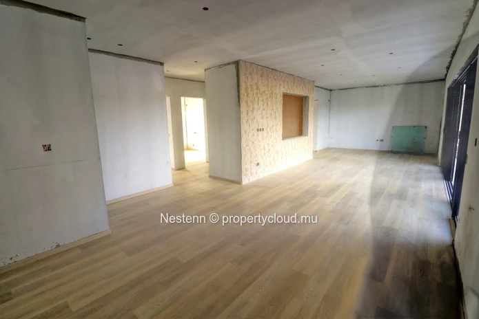 Ground-floor 3-bedroom apartment with jacuzzi