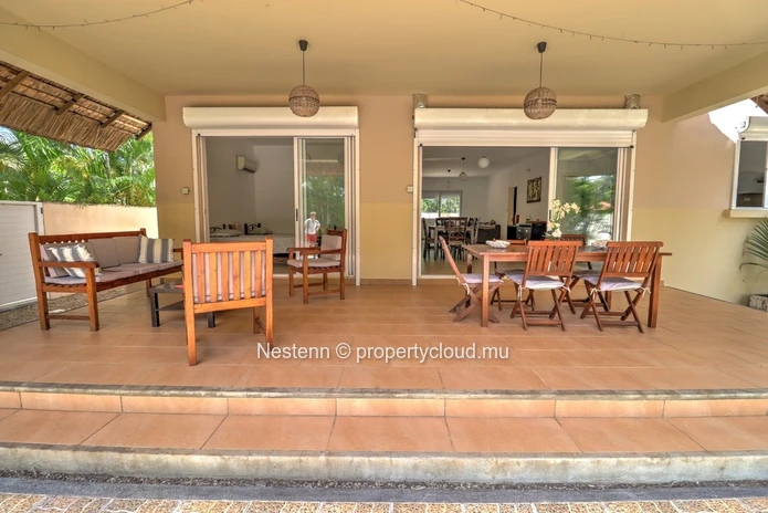 Villa de plain pied dans une residence securisee, prés de la mer