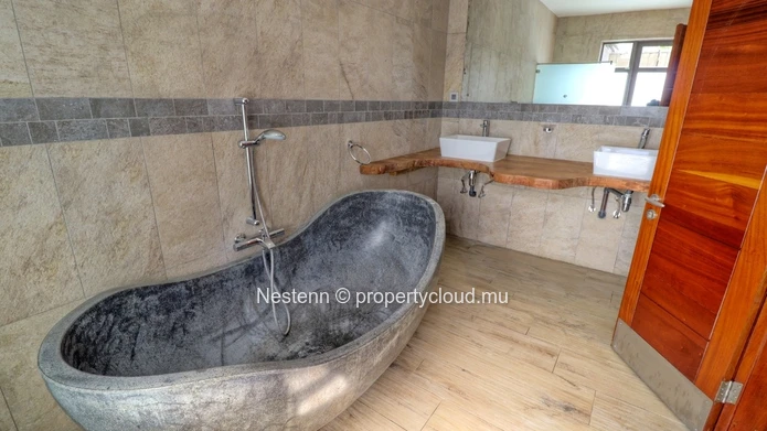 Sublime villa de 6 chambres de style balinais en résidence sécurisée