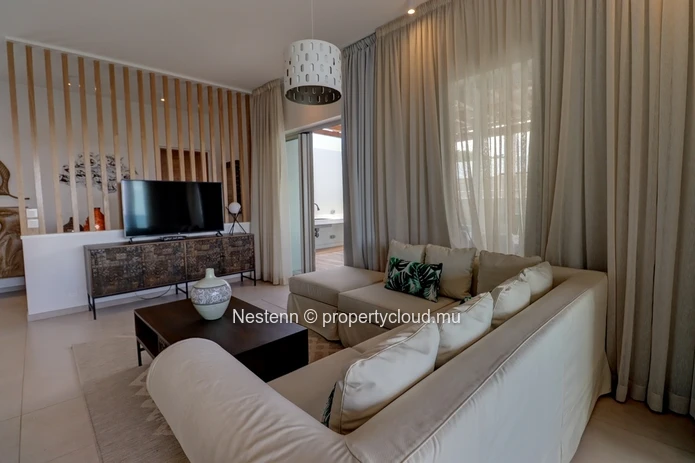 Spectacular beachfront penthouse 