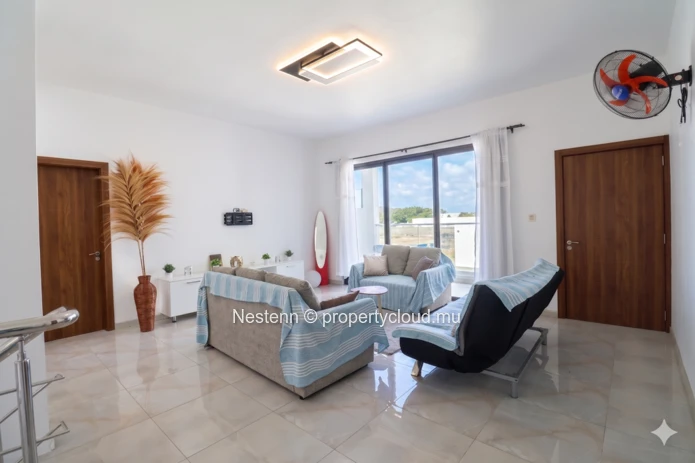 Modern Duplex Villa in Cap Malheureux with 5 bedrooms, private pool, American kitchen, and fully furnished, ideal for...