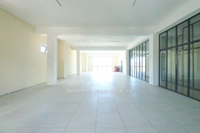 Espace bureau non meublé de 211 m² occupant l'ensemble du 4? étage