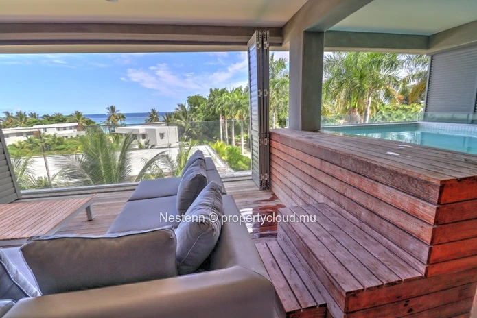 Modern 3 bedroom apartment with private pool and direct beach access