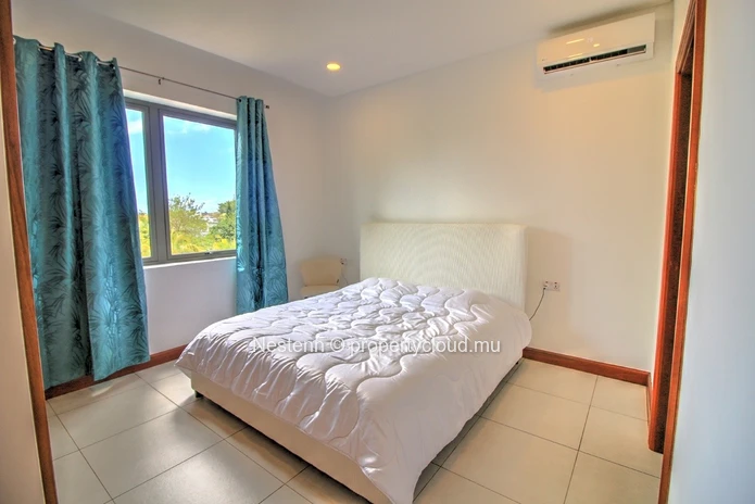 3 bedroom apartment with sea view